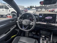 Only 541 Miles! This Volkswagen Golf R boasts a Intercooled Turbo Premium Unleaded I-4 2.0 L/121 eng... (image 8)