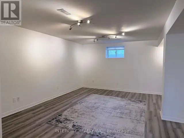 36 STRATHBURN BOULEVARD Toronto (Humberlea-Pelmo Park), Ontario in Long Term Rentals in City of Toronto - Image 15