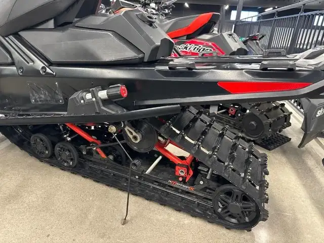 2022 Ski-Doo Renegade X 850 in Snowmobiles in West Island - Image 6