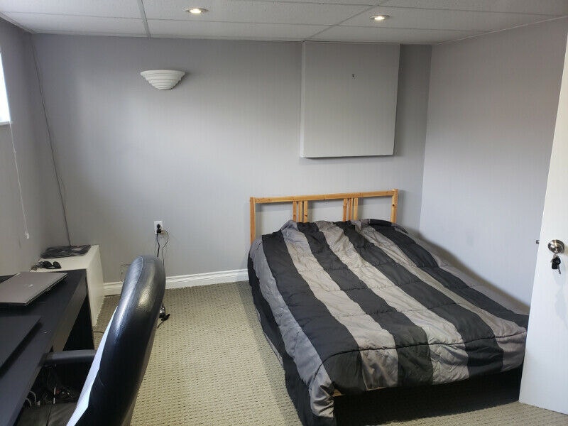 Furnished room Burlington available now Room Rentals & Roommates