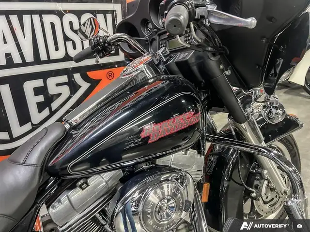 2006 Harley-Davidson FLHTI ELECTRA GLIDE STD in Sport Touring in Calgary - Image 10