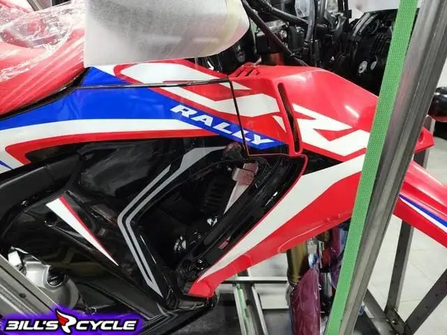 2024 HONDA CRF 300 LRAR Rally, Dual Sport ABS Red in Street, Cruisers & Choppers in Winnipeg - Image 3