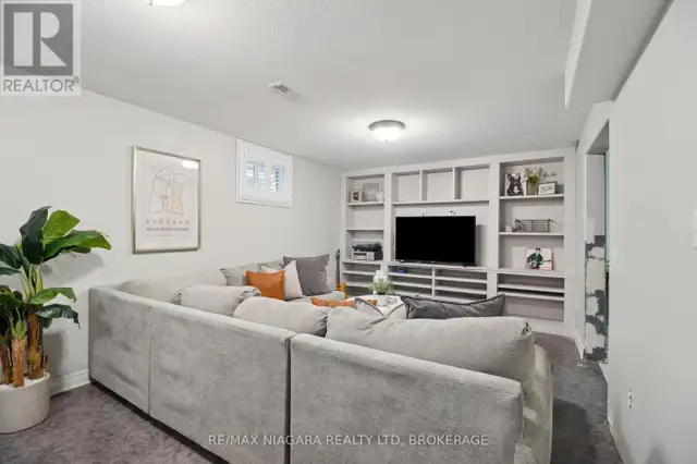 7955 HARVEST CRESCENT Niagara Falls (Ascot), Ontario in Houses for Sale in St. Catharines - Image 34