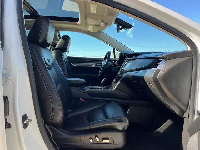 2017 Cadillac XT5 Luxury |Reverse Camera | Command Start6054861216422400011