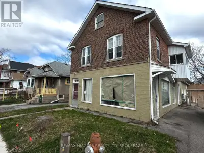 Welcome to 34 Avenue Place in Welland. This building has both a commercial main floor with many poss...
