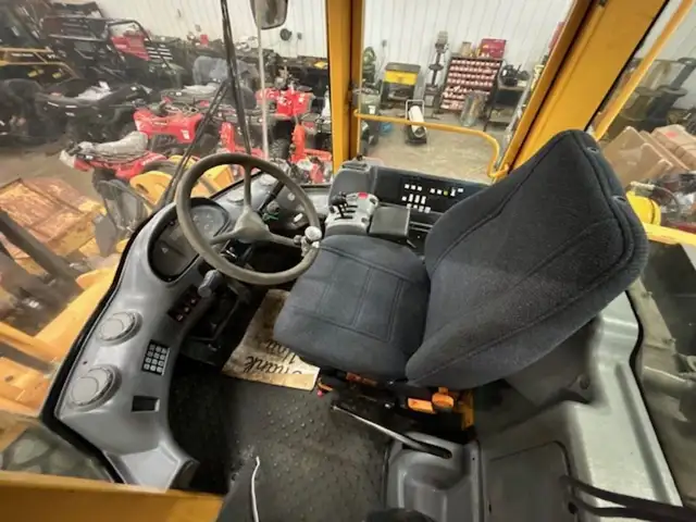 2000 VOLVO L70D WHEEL LOADER in Heavy Equipment in Regina - Image 7