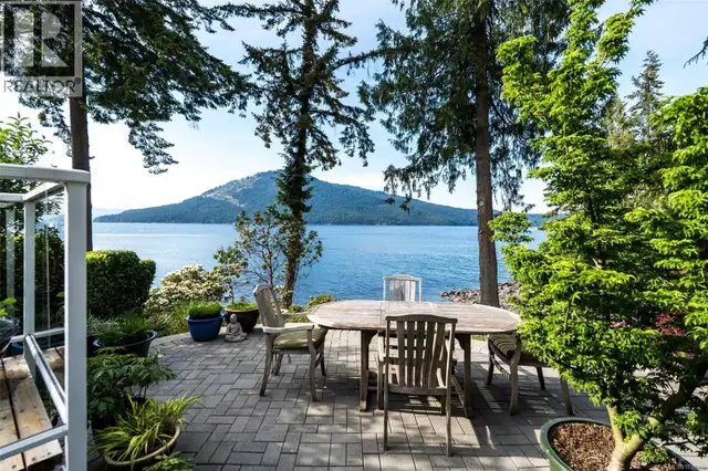 958 Lands End Rd North Saanich, British Columbia in Houses for Sale in Victoria - Image 5