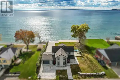 UPSCALE LAKEFRONT RETREAT WITH PRIVATE BOAT LAUNCH ... Escape to 2952 North Shore Drive in Lowbanks,...