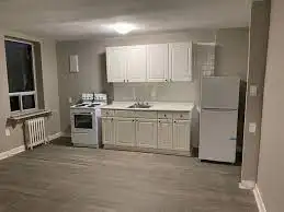 One Bedroom Apartment Renovated 1 Bedroom Unit In A Boutique Style Low Rise Building, Steps From Dan...
