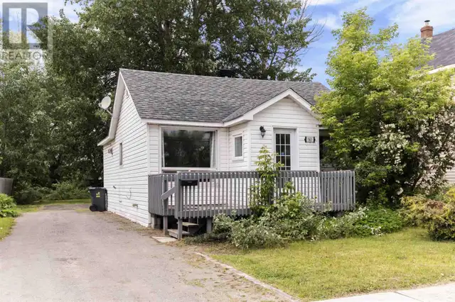 561 Wellington ST W Sault Ste. Marie, Ontario in Houses for Sale in Sault Ste. Marie - Image 2