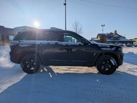 The New 2025 Jeep Grand Cherokee Limited blends sophisticated style with capable performance. Finish... (image 7)