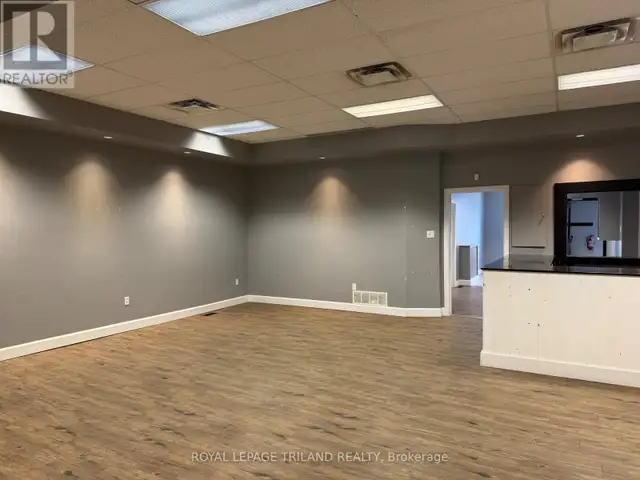 MAIN FLOOR - 656 TALBOT STREET St. Thomas, Ontario in Commercial & Office Space for Rent in London - Image 4
