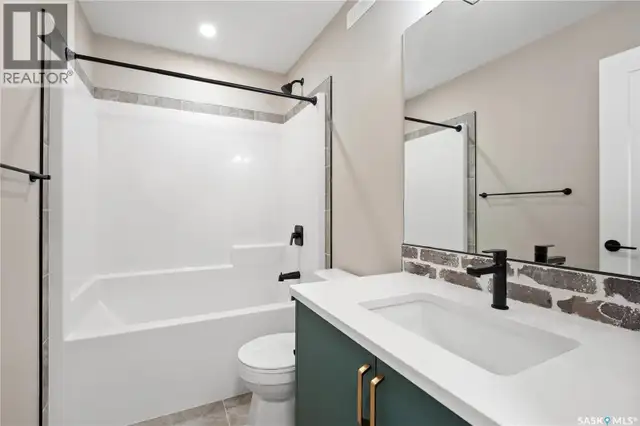2990 Dumont WAY Regina, Saskatchewan in Houses for Sale in Regina - Image 15