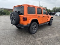 BLACK CLOTH LOW-BACK BUCKET SEATS,ENGINE: 3.6L PENTASTAR VVT V6 W/ESS -inc: Engine Oil Cooler,BODY-C... (image 4)