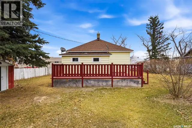 304 Main STREET Avonlea, Saskatchewan in Houses for Sale in Moose Jaw - Image 37