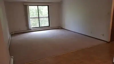 2 Beds & 1 Bath Apartment Style Property In Downtown Area