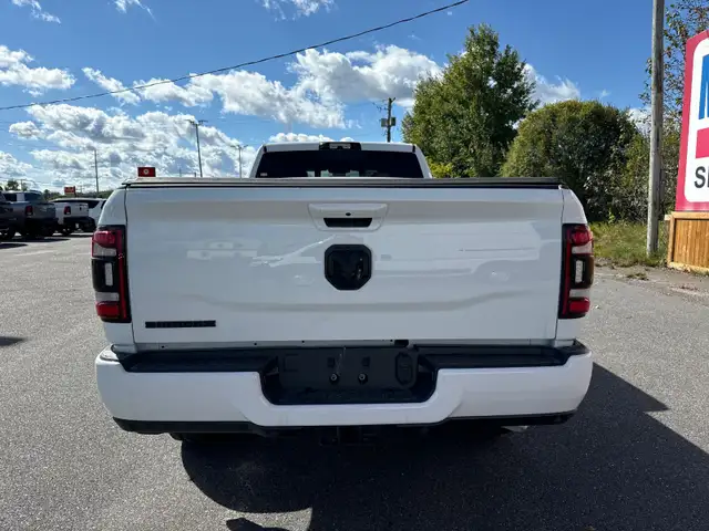 2024 RAM 2500 4x2 Crew Cab with 8 ft Box - MUST GO63295997822081123