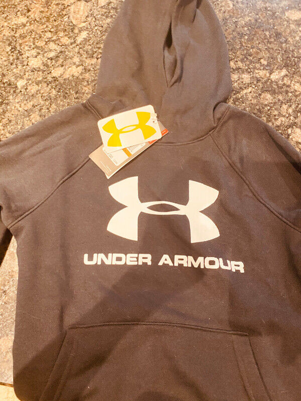 Youth Under Armour hoodie and shirt in Kids & Youth in Guelph - Image 2