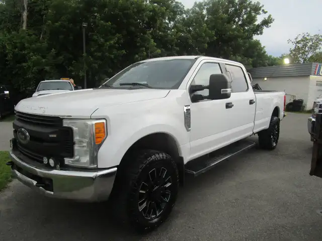 Ford F-350 XL F350 SUPER DUTY 4WD Crew Cab 8' Box F 350 SUPER DU