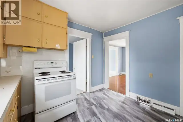 304 Main STREET Avonlea, Saskatchewan in Houses for Sale in Moose Jaw - Image 12