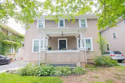 **COZY** BACHELOR APARTMENT IN ST. CATHARINES!!