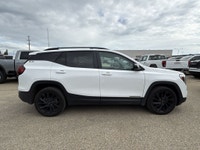 AMVIC Licensed Dealer * Elevation Edition * Power Liftgate * Rear Vision Camera * Keyless Open * 6-S... (image 9)