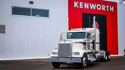 W900L KENWORTH LEGACY MODEL # 892, OFF WHITE WITH MEDIUM COLORADO COPPER VIT '63 PAINT DESIGN AND FR...