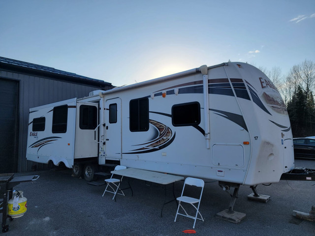 2012 Jayco Eagle Camper in Travel Trailers & Campers in Kenora