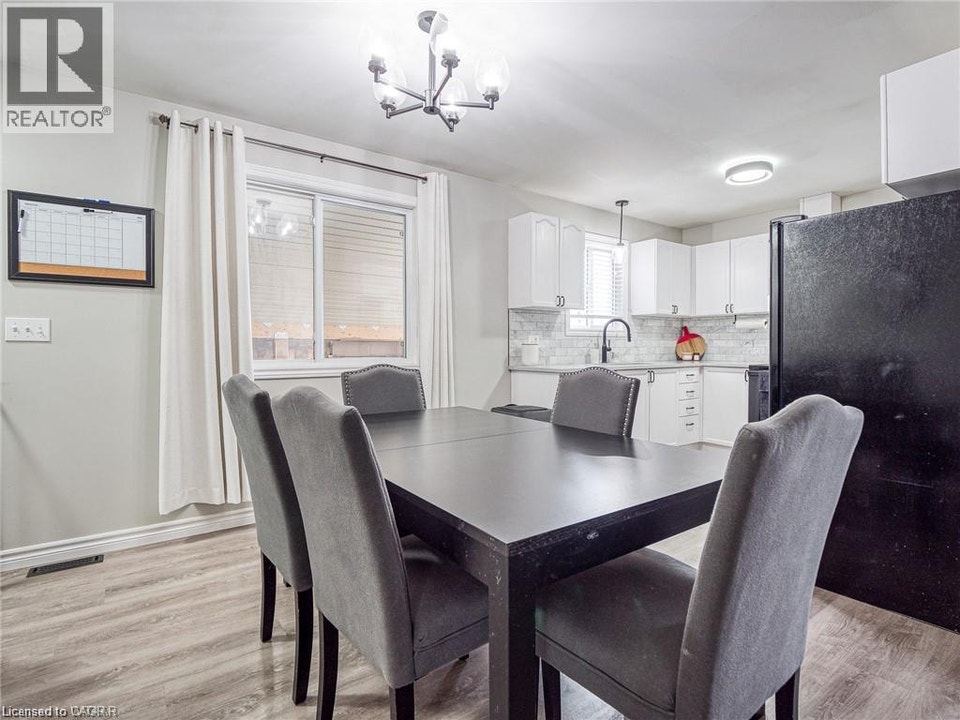 819 JOHN Street Unit# main Woodstock, Ontario 4