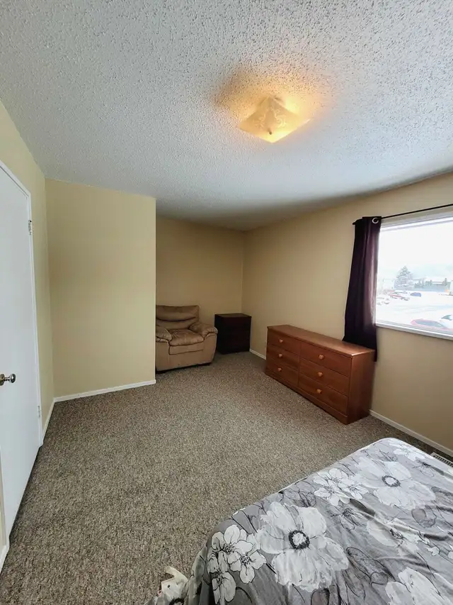2-Bedroom 1-Bathroom l 54 Little Wedeene Street l Townhouse in Long Term Rentals in Kitimat - Image 10