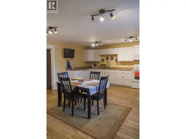 421 MAIN STREET McBride, British Columbia in Commercial & Office Space for Sale in Quesnel - Image 4