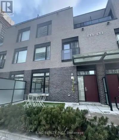 Fully furnished house with new Ashley furniture plus rooftop for BBQ. Beautiful and well-maintained...