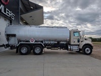 2013 Peterbilt 348 Fuel Truck. Dependable 4 Compartment Aluminum Refueler Tank TC406 KMS: 325,365 HR... (image 3)