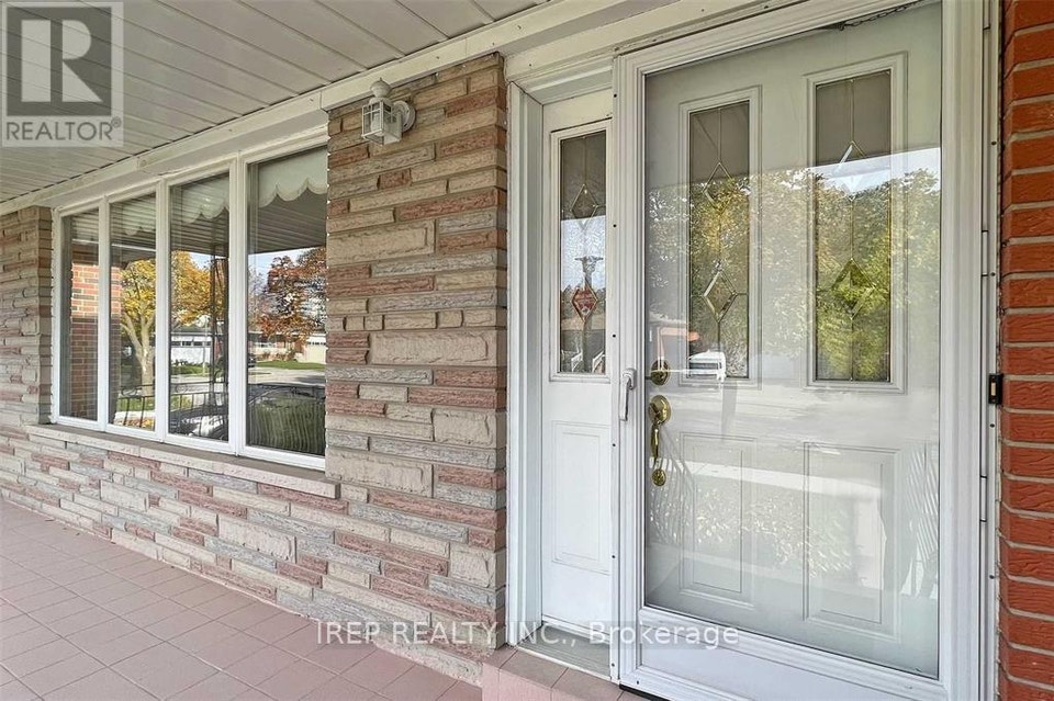 MAIN - 94 IANGROVE TERRACE Toronto (L'Amoreaux), Ontario 3