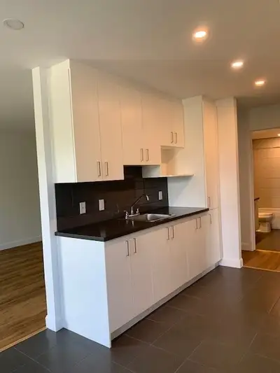 4 1/2 à louer entièrement rénové Adresse : 4825, 6e Avenue Ouest #9, Charlesbourg Prix : 1 285 $/moi...