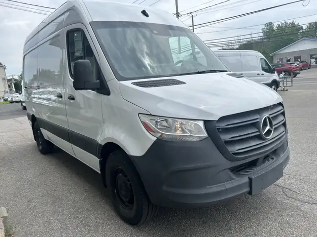 2020 Mercedes-Benz Sprinter fourgonnette toit haut - 144 in Cars & Trucks in Laval / North Shore - Image 6