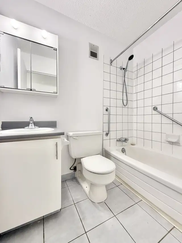 3.5 à Trois-Rivières à louer, disponible dès maintenant in Long Term Rentals in Trois-Rivières - Image 13
