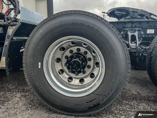 2025 Kenworth T680 in Heavy Trucks in Moncton - Image 7