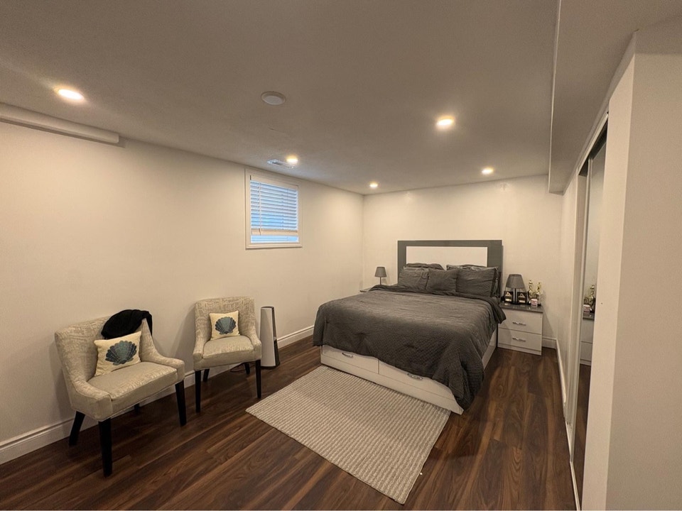 2 Bed / 1 Bath Basement Apartment - Mississauga - $2,150/mo 4