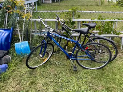 2 choix de vélo homme et femme en bonne état  28 pouce, View more
