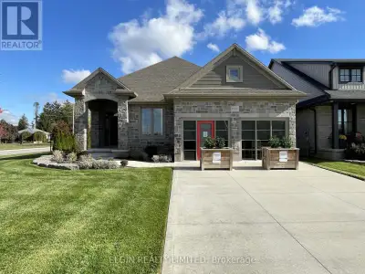 Discover this exceptionally crafted former Hayhoe Model Home bungalow, located in Tillsonburg's desi...