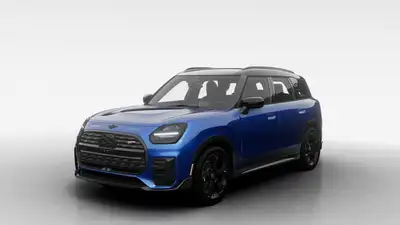 *English below* *Français:* Découvrez ce nouveau MINI Countryman SE All4, resplendissant dans sa liv...