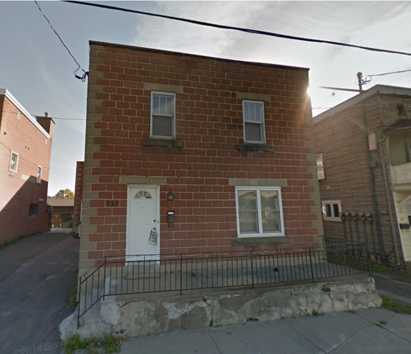 241 William Street Bachelor Apartment (Hawkesbury) Long Term Rentals