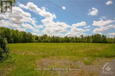Fantastic parcel of land located in South Stormont, approximately 10 minutes from Chesterville and 1...