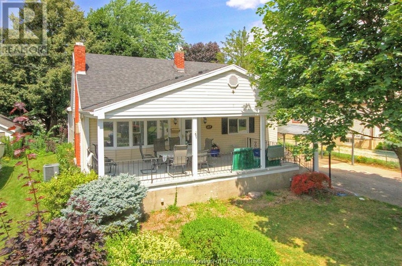 47 WILLOWMAC AVENUE Chatham, Ontario Houses for Sale ChathamKent