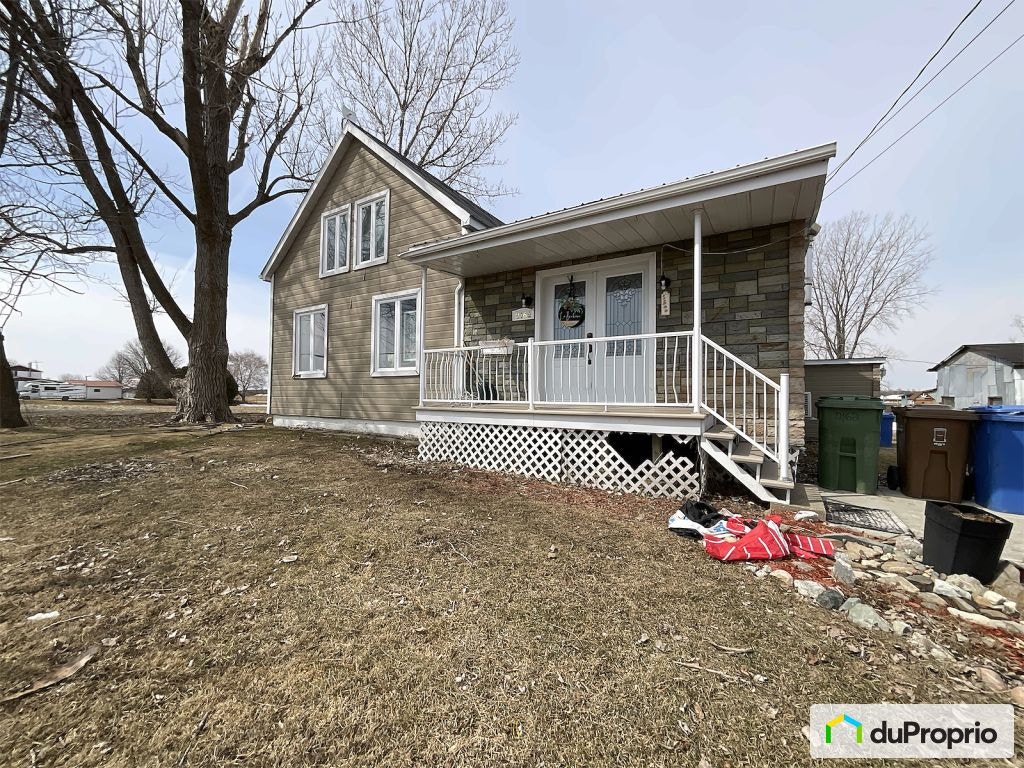 $675,000 - Acreage / Hobby Farm / Ranch for sale in St-Michel — photo 1