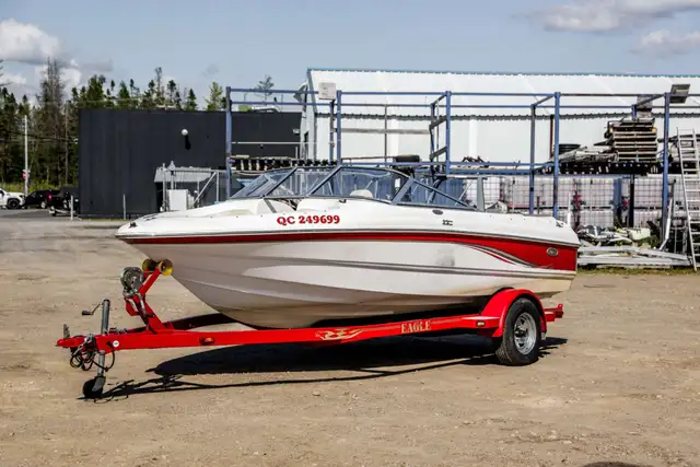 2006 Chaparral 18 SSI in Powerboats & Motorboats in Rimouski / Bas-St-Laurent - Image 3