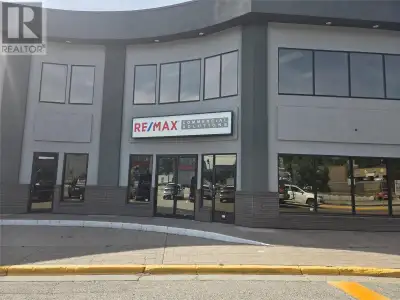 Convenient location and excellent visibility in this 1490 square foot Commercial lease space in Down...