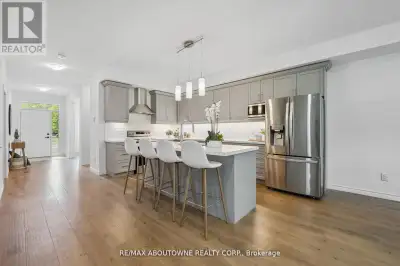 Last one available! Fabulous end unit. Welcome to your dream home where modern elegance meets everyd...