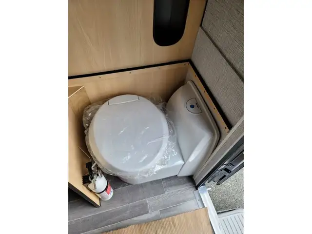 2025 Northern Lite 610 Half-Ton Camper in Travel Trailers & Campers in Penticton - Image 17